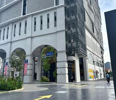 Downtown George Town Apartment | Cozy studio with Komtar view at 22 Macalisterz