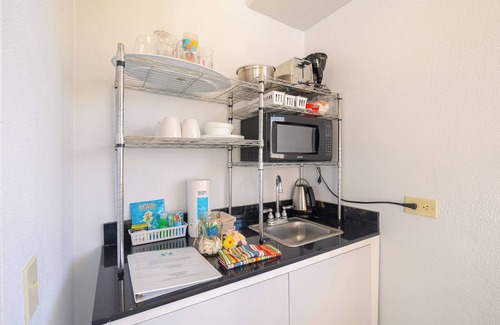 Waikiki Apartment | Cozy Studios at Aloha Surf Close to Waikiki Beach