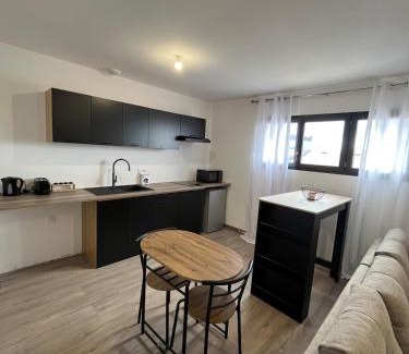 Pia Apartment | Cozy T2 chaleureux neuf appartement 15 Min proche de la mer