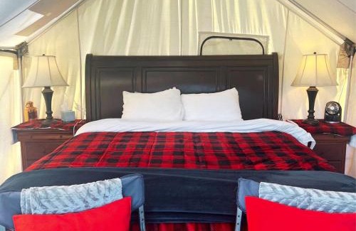 Conner Other | Cozy Tented Cabin with Stunning Sights in Conner, Montana