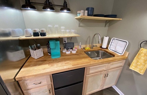Rockfield Cabin | Cozy Tiny Home at Traveler's Cellar Winery in Rockfield with Vineyard views.