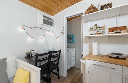 Royal Crest Rancheros House | Cozy Tiny House for Two with Private Yard in Paradise