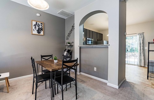 Southwest Raleigh House | Cozy Townhome in Peaceful District of Raleigh