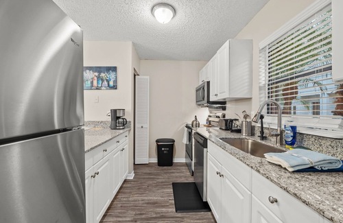 University House | Cozy Townhome| Moffitt| Pool| Gym| Fast WiFi| 2B2B