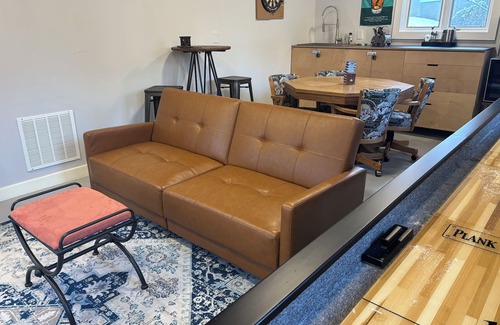 Druid Hills Apartment | Cozy Tree-Lined Carriage Home - Stay in Serenity!