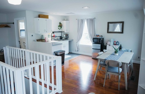 Druid Hills Apartment | Cozy Tree-Lined Carriage Home - Stay in Serenity!