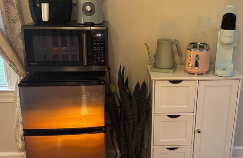 Druid Hills Apartment | Cozy Tree-Lined Carriage Home - Stay in Serenity!