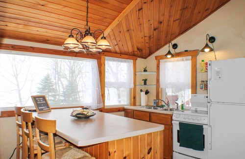 Campbellsport Cabin | Cozy Treehouse on the Lake