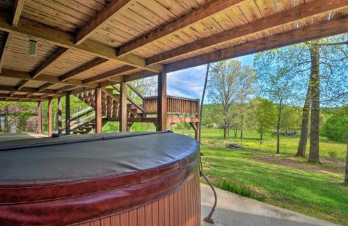 Trenton House | Cozy Trenton Cabin with Spa about 15 Mi to Lookout Mtn!