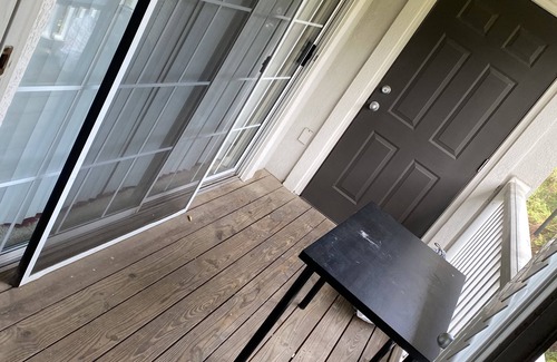 Stockbridge Apartment | Cozy Two Bedroom Apartment W/Balcony