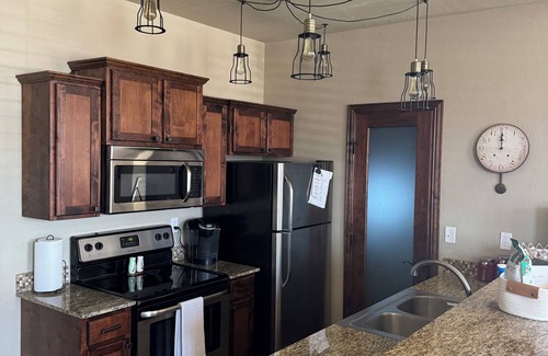 Altus Apartment | Cozy upstairs apartment in lovely Altus with downtown view, AC, WiFi