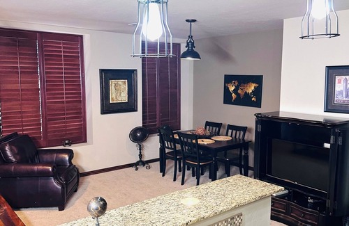 Altus Apartment | Cozy upstairs apartment in lovely Altus with downtown view, AC, WiFi