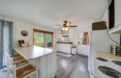 Worley House | Cozy Worley Cabin with Lake Access and Gas Grill!