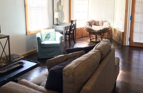 Dalton Cottage | Cozy1-Bedroom Cottage in Historic Dalton