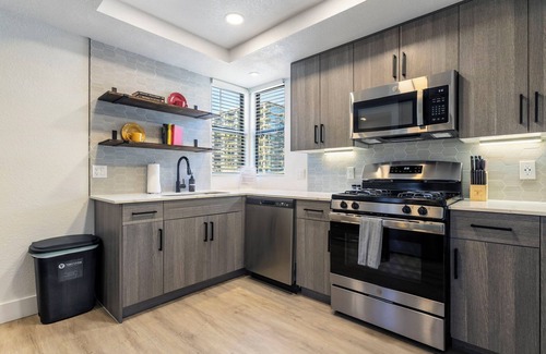 Kierland Apartment | CozySuites at Kierland Commons