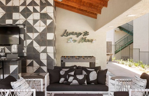 Kierland Apartment | CozySuites at Kierland Commons