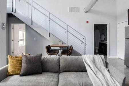 Cole-Noble District Apartment | CozySuites TWO Stylish Apts, Monument Circle, Indy