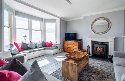 Aldeburgh House | Crags Nest