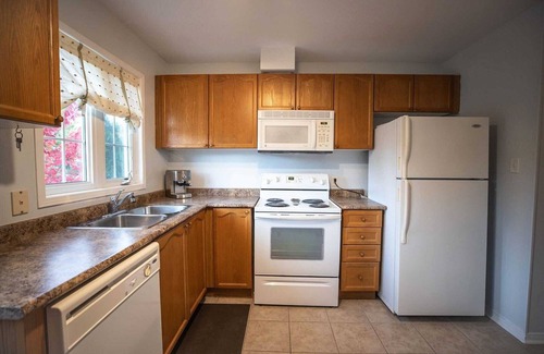 Collingwood House | Cranbrook at Royalton Lane