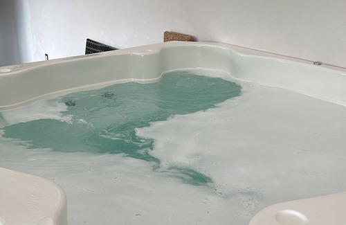 Jocotitlan Apartment | Create great moments in this beautiful space and enjoy the Jacuzzi.