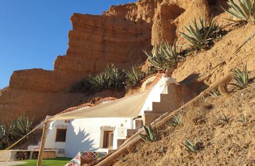 Gorafe House | Creatively designed CaveHouse with jacuzzi