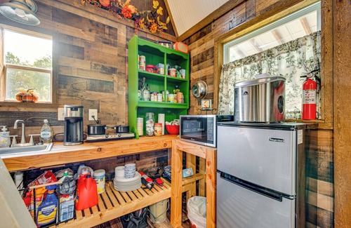 Summerville Apartment | Creek Access, Fire Pit & Grill: Summerville Studio