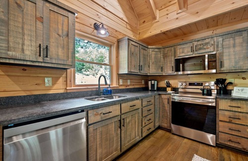 Ellijay Cabin | Creek & Cozy-Charming 2BR Creekside Cabin in Ellijay- AC, Fire Pit, Nature