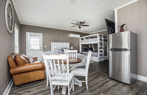 LaGrange House | Creek Lodge - LaGrange's Best Kept Secret