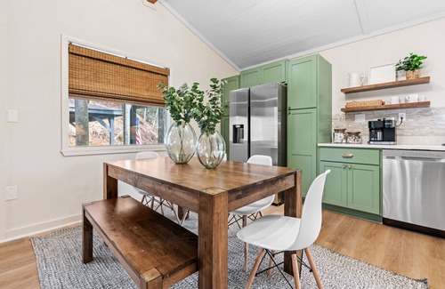 Clayton Cottage | Creekside 2 Bedroom cottage less than 1 mile from downtown Clayton.