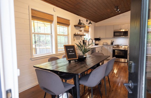 Epworth Cabin | Creekside Cabin, Fire pit Escape, Cozy Hot Tub