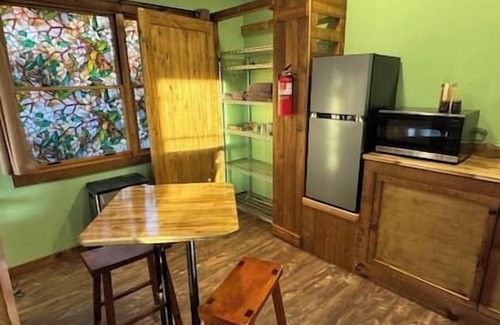 Ridgeline Vistas House | Creekside Cabin Near Blue Ridge | Fire Pit +Nature