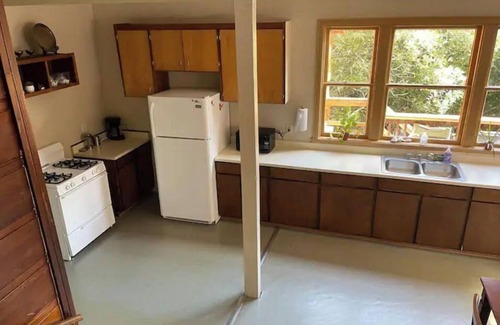 Rohnerville House | Creekside Cabin! Work Crews Welcome!