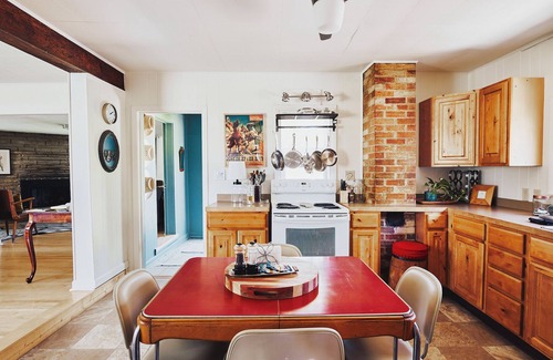 Sheridan House | Creekside Cottage in Bighorn WY