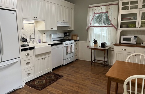 Sutter Creek House | Creekside Home in Historic Sutter Creek