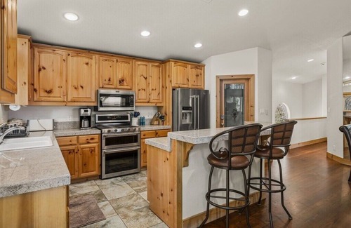 Incline Village House | Creekside Incline Village Home Near Skiing, Lake, Hyatt Casino