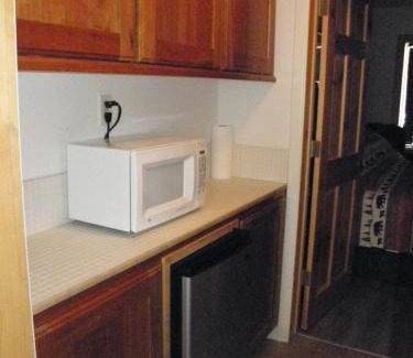 Markleeville Hotel | CREEKSIDE LODGE