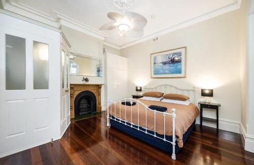 South Fremantle House | Crepe Myrtle Cottage