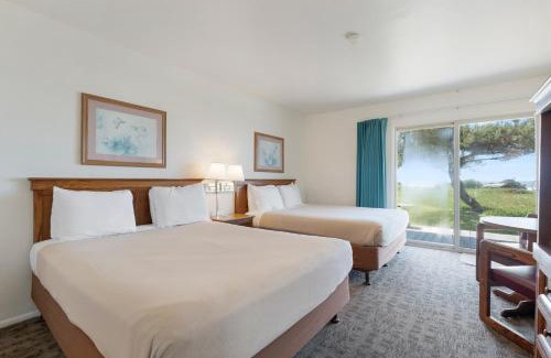 Bertsch-Oceanview Hotel | Crescent Beach Motel