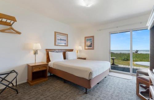 Bertsch-Oceanview Hotel | Crescent Beach Motel
