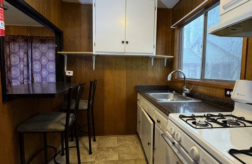 Crestline Hotel | Crest Lodge Historic Mountain Inn