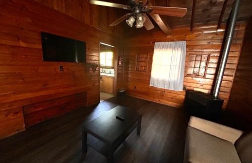 Crestline Hotel | Crest Lodge Historic Mountain Inn