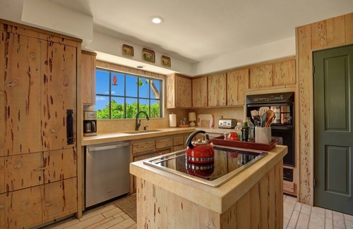 The Mesa House | Crestview Heights in The Mesa