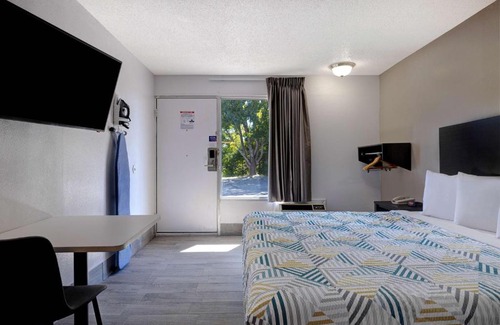 Branson West Hotel | Crestview Inn