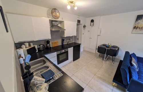 Ballycastle Apartment | Croisbéal, Dog Friendly Apartment, Sleeps 3 - Ballycastle