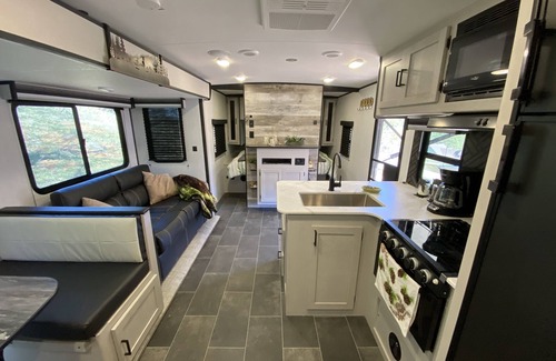 Deadwood House | Crook Mountain View rental