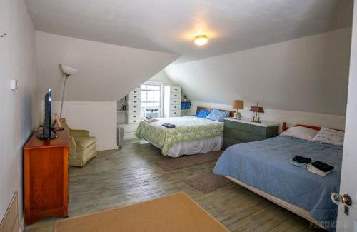 Homestead Apartment | Crow's Nest Crash-Pad