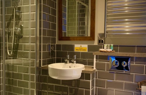 Woking Hotel | Crown and Anchor