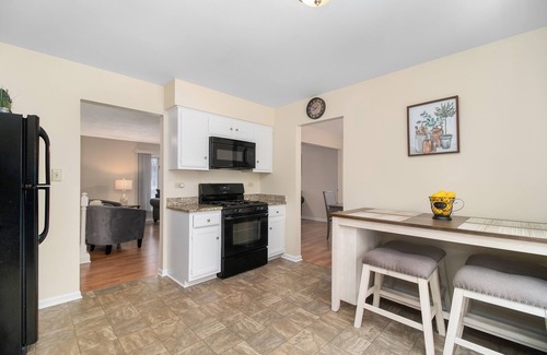 Crown Point House | Crown Point Indiana Rental - Pettibone