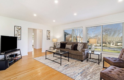 Crown Point House | Crown Point - Pettibone St