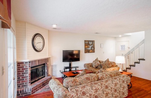 Gautier Hotel | Crown Resorts at Hickory Hills